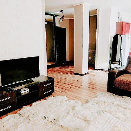Apartment On Sauran Str Center Nur-Sultan  Exterior photo